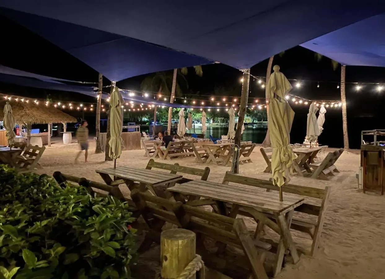 Apartment Beach Living At The Retreat Driftwood Village Cayman Islands